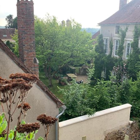 Bed and Breakfast Le Nid Perche Saint-Sauveur-en-Puisaye Exterior foto